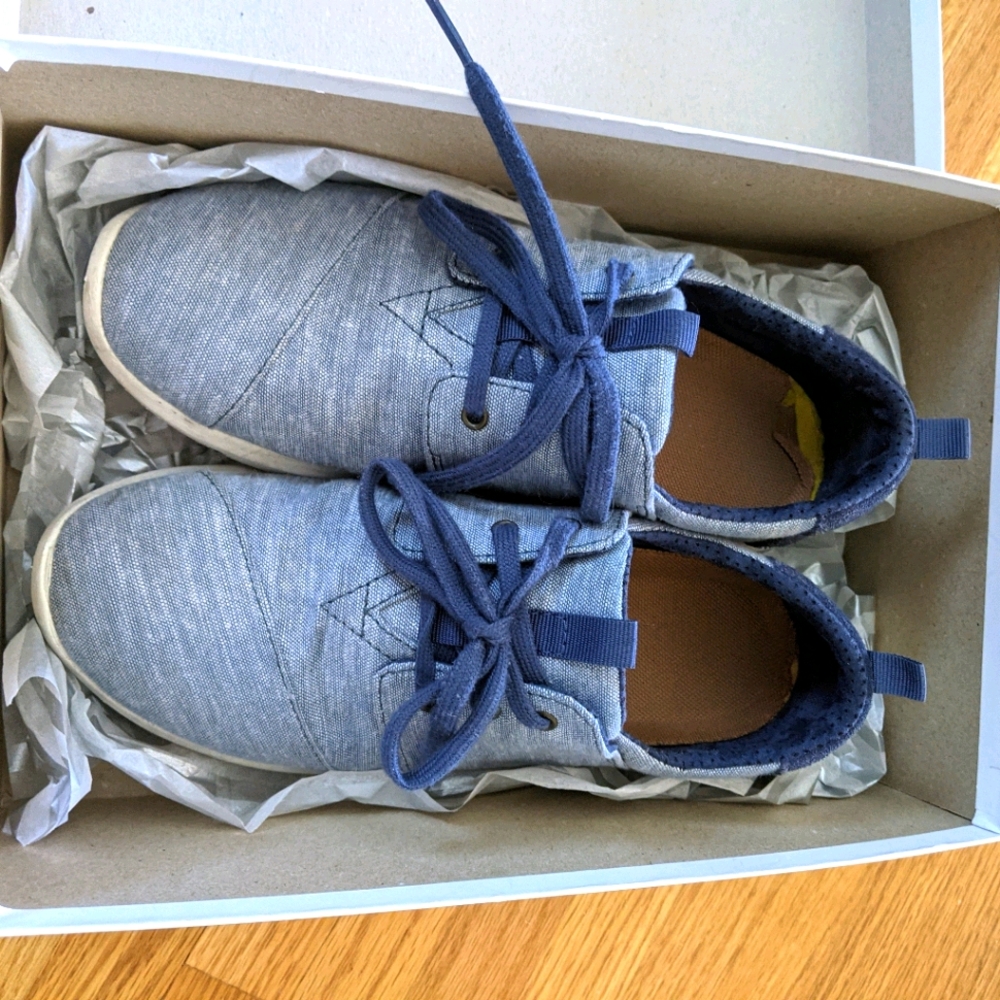 FREE WITH $50+ PURCHASE. Toms Chambray Del Rey Sneakers